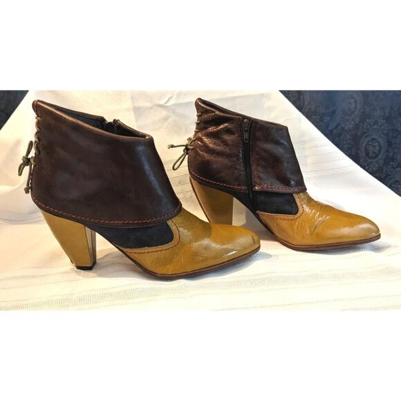 True Religion Leather Cuff Pirate Booties Tricolor Handmade Lace Suede Size 10 - Picture 8 of 8